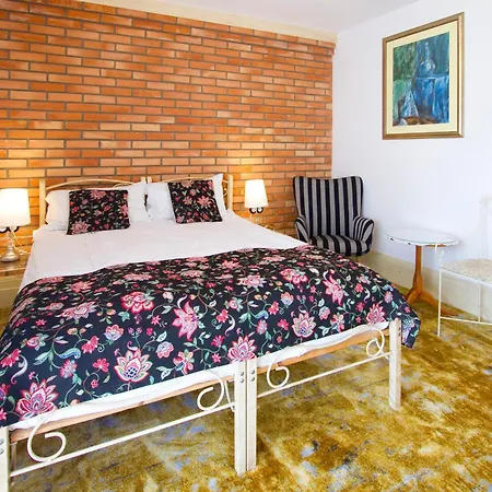 Meander Bed and breakfast 3*