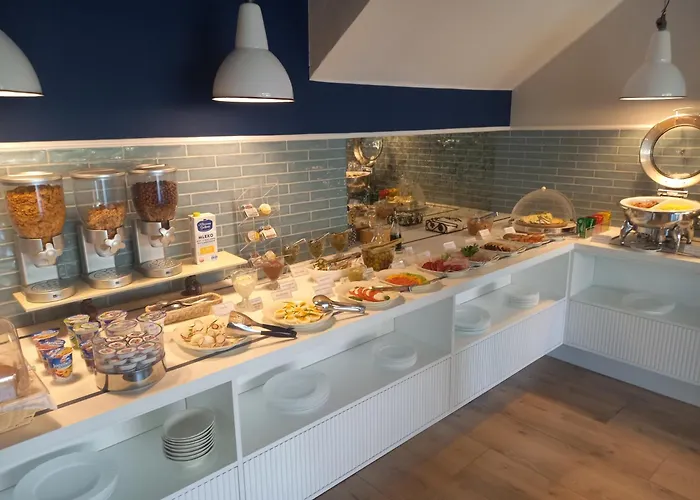 Meander Nocleg ze śniadaniem 3*